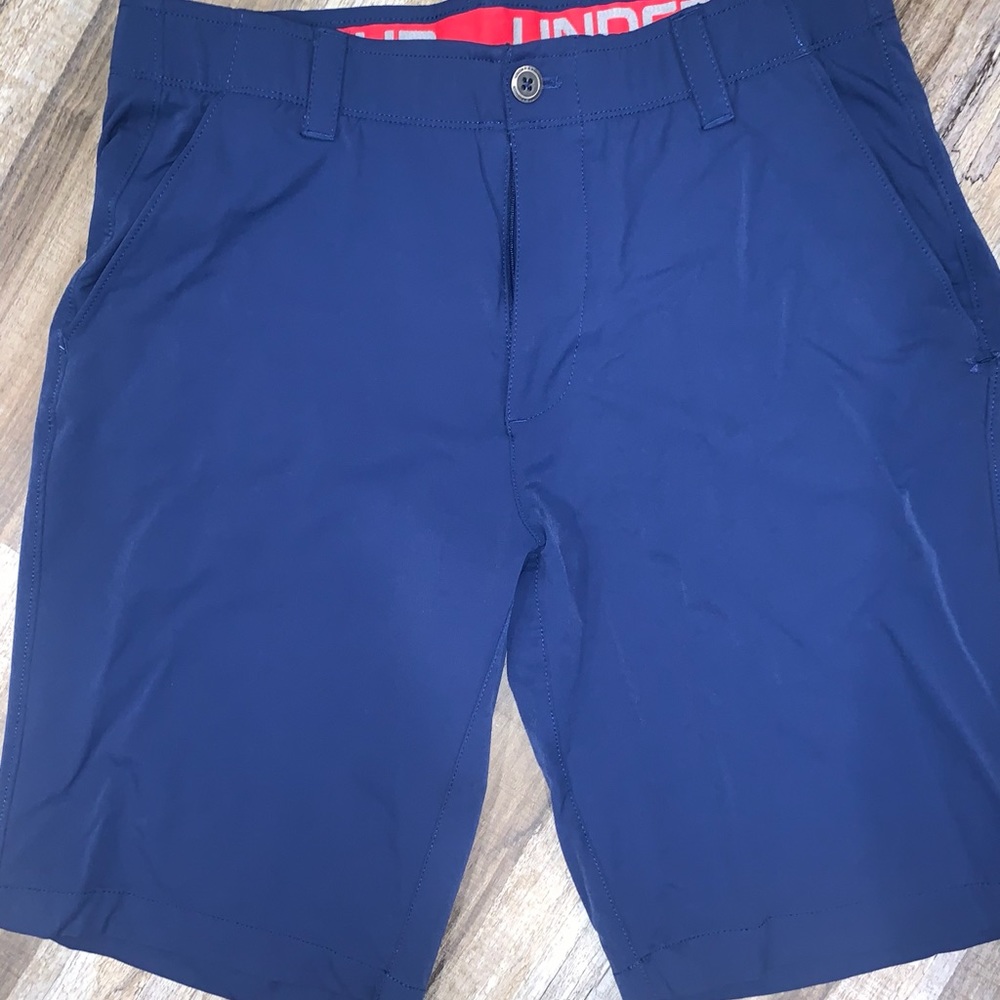 Men’s Under Armour golf shorts